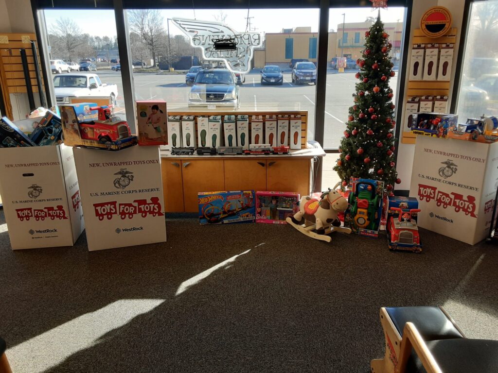 toys for tots picture